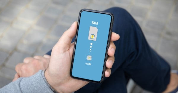להיעזר בחבילות גלישה של ESIM